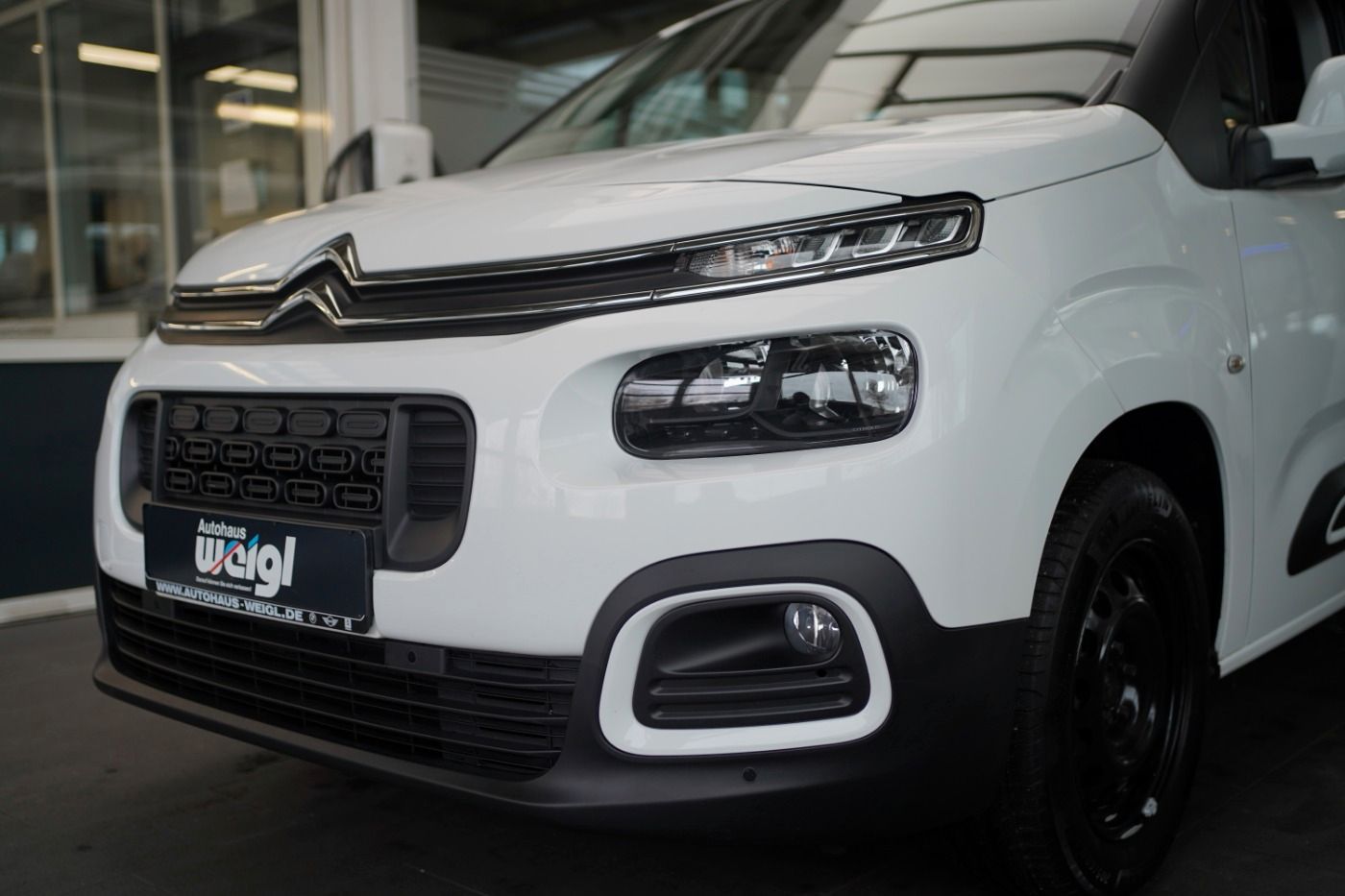 Fahrzeugabbildung Citroën Berlingo M PureTech 130 EAT8 Feel Automatik AHK
