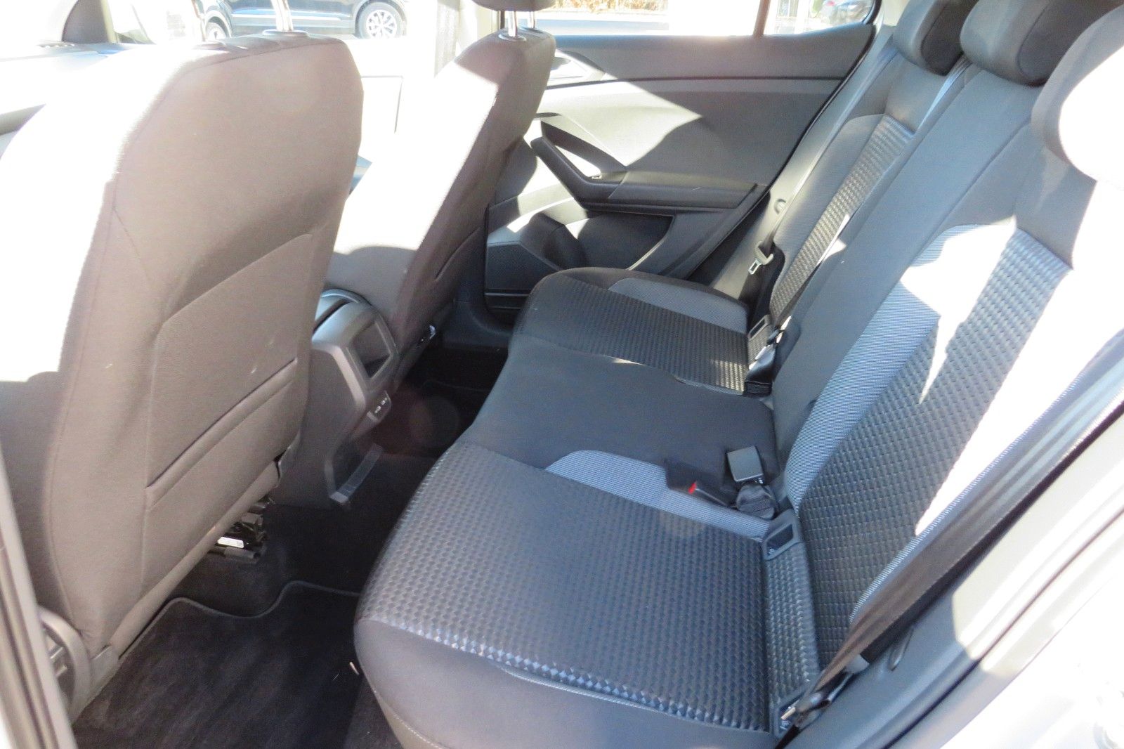 Fahrzeugabbildung Volkswagen T-Cross Active ACC NAVI APP GJ SITZH. PDC 1HD