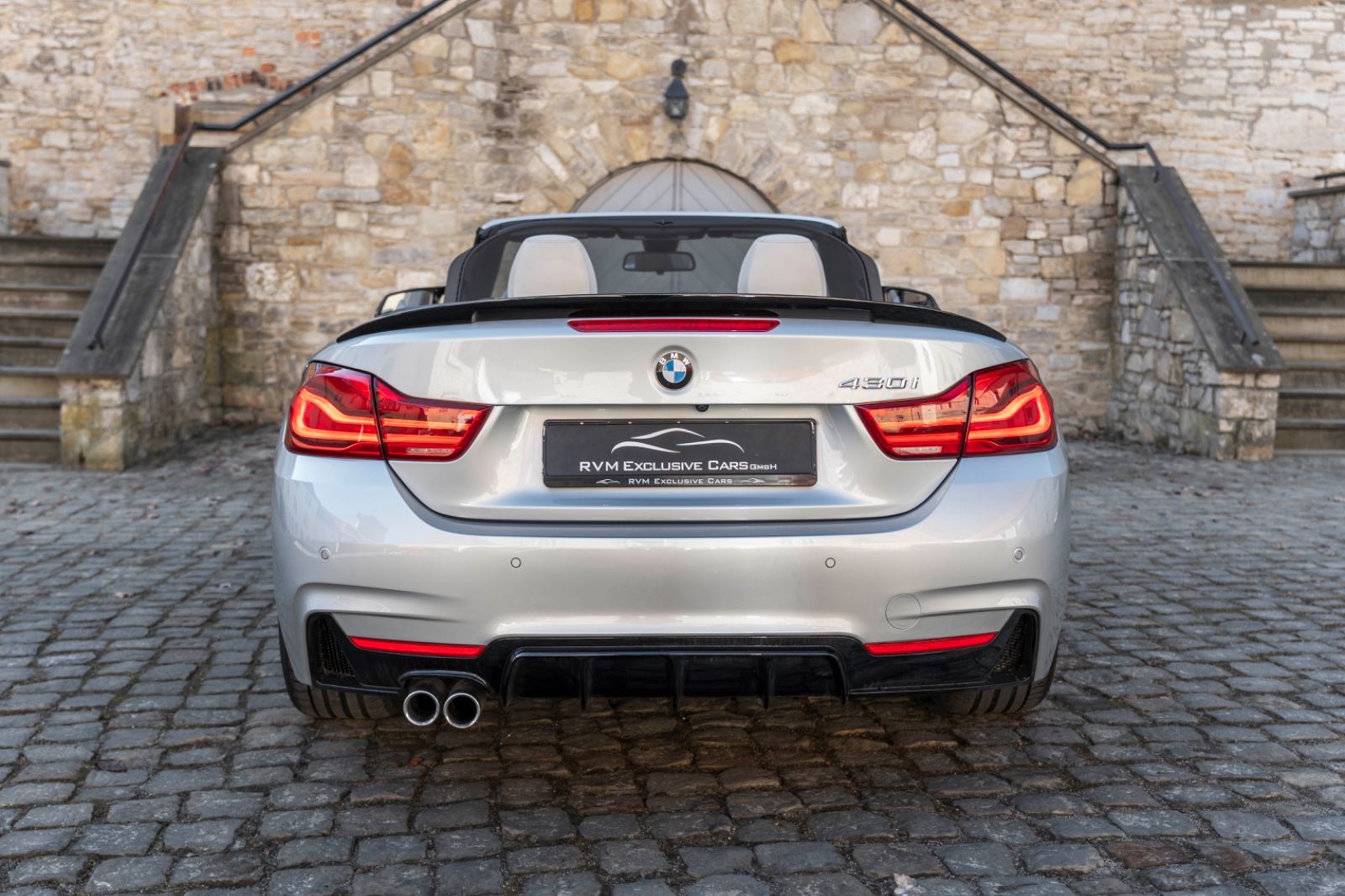 Fahrzeugabbildung BMW 430I Cabrio M-PERFORMANCE HUD H&K KAM CARPLAY