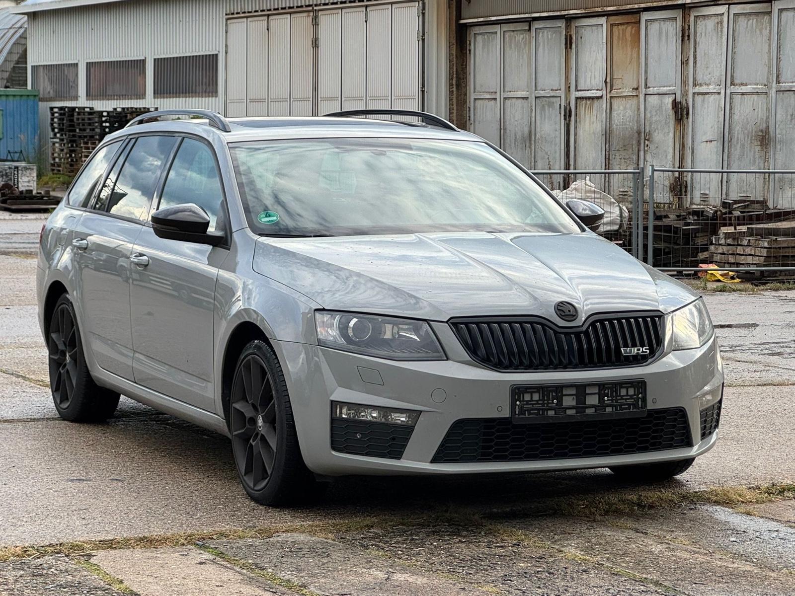 Skoda Octavia 2014 — rear view