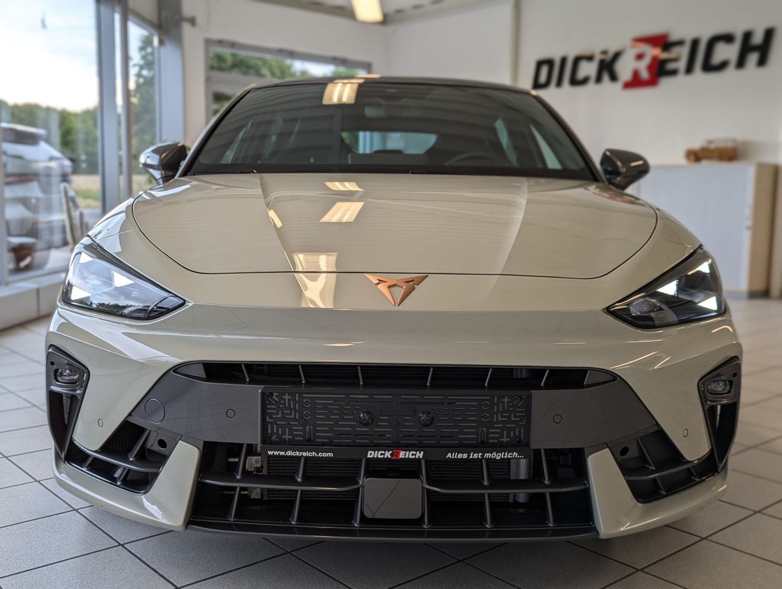 CUPRA Leon 2.0TSI VZ Matrix Pano Sennheiser Kamera 19" - Image 2