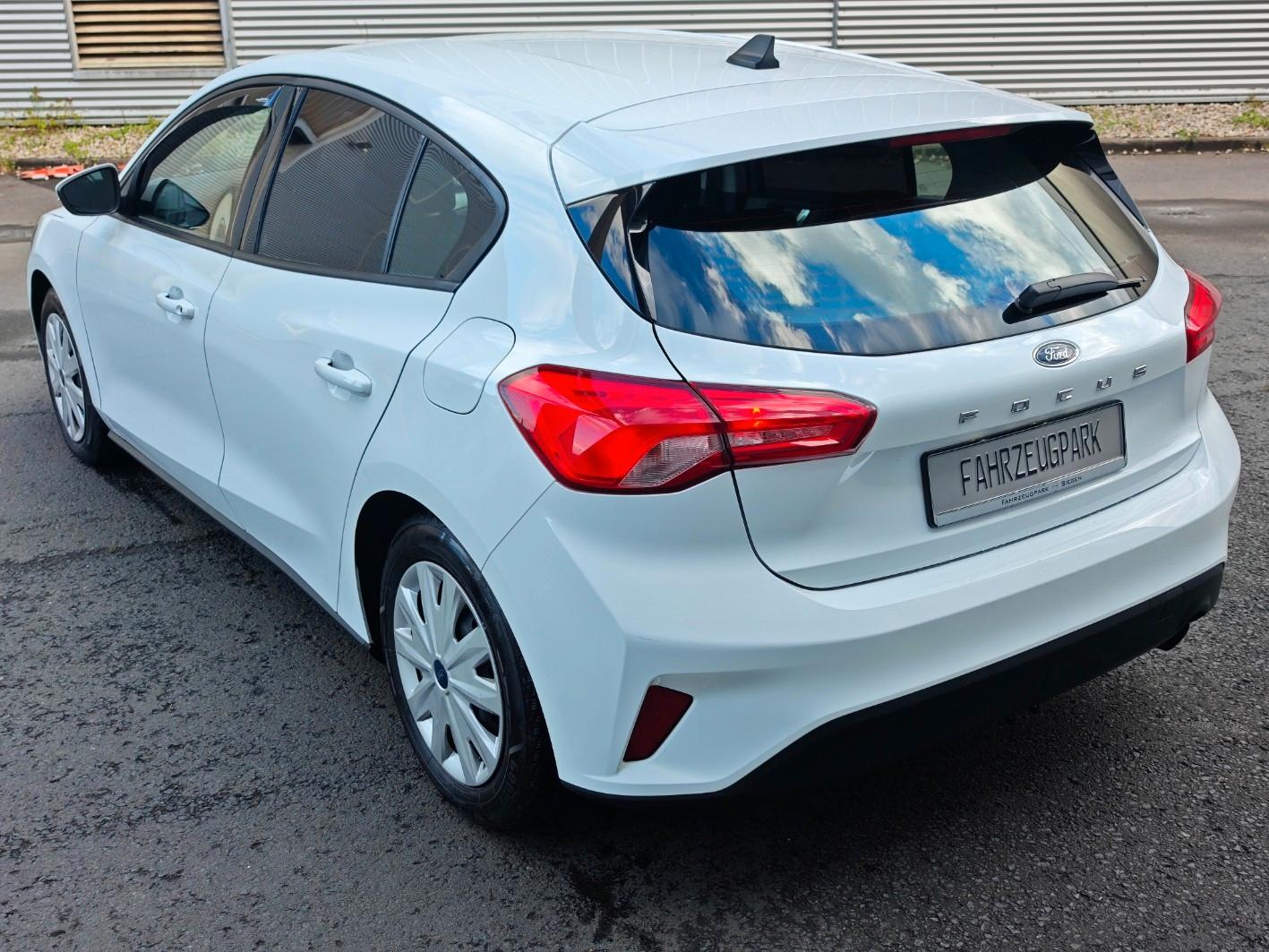 Ford Focus Lim. Trend KLIMA SHZ 1.HAND LED