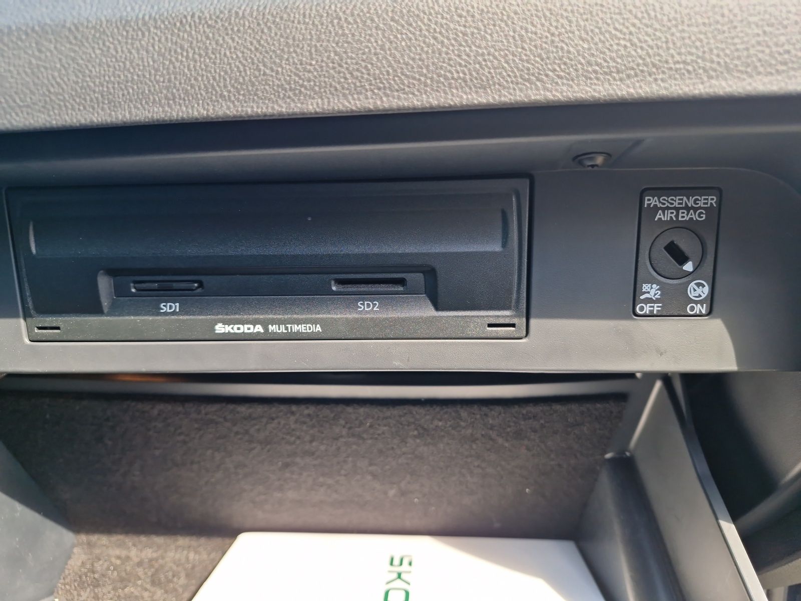 Fahrzeugabbildung SKODA Octavia Combi TSI Ambition Navi Klima GRA PDC