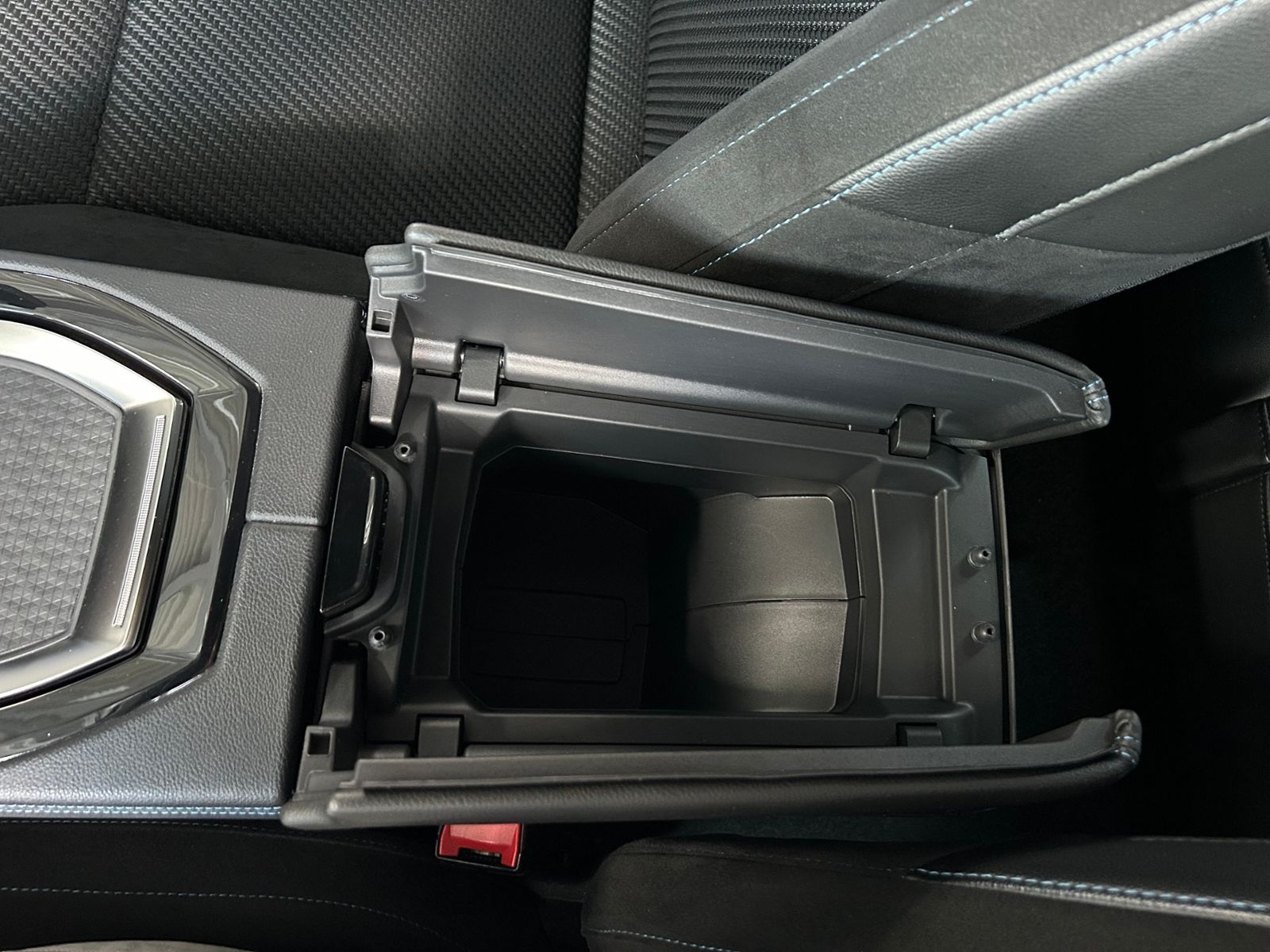 Fahrzeugabbildung Renault Austral Techno Esprit Alpine 160 MASSAGE NAV 20"