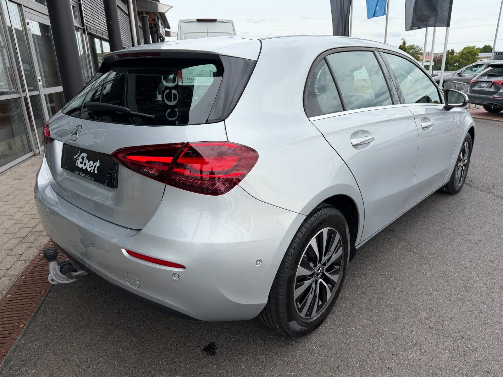 Fahrzeugabbildung Mercedes-Benz A 200 AHK+LED+Carplay+R-Kamera+SHZ+IHC