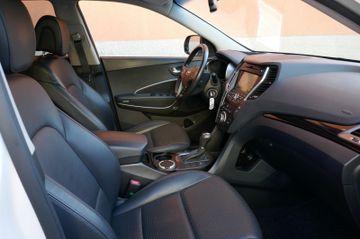 Fahrzeugabbildung Hyundai Santa Fe Style 2WD Xenon / Navi