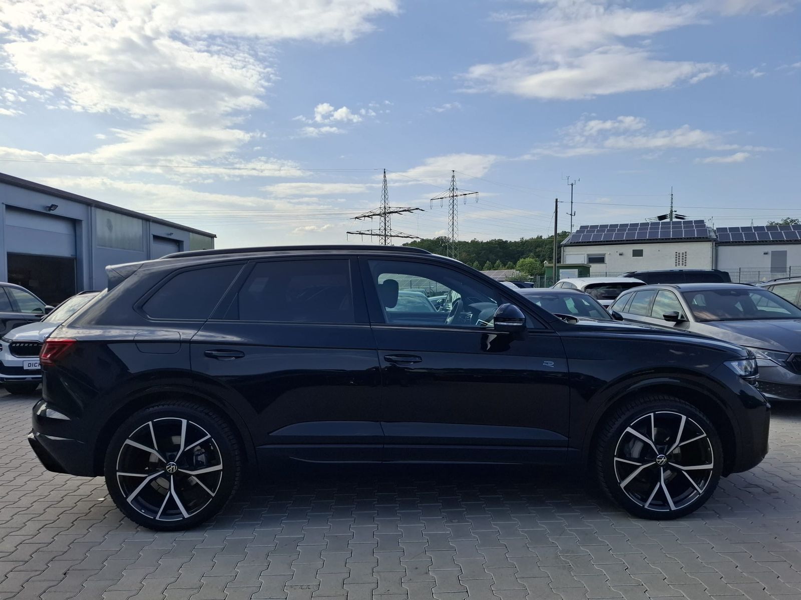 Fahrzeugabbildung Volkswagen Touareg 3.0TDI 4M R-Line VOLL Black 22" UPE 114T