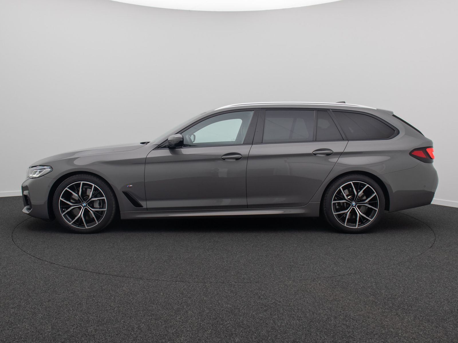 Fahrzeugabbildung BMW 540d xD M Sport Laser HUD DAB HiFi ACC Komfort