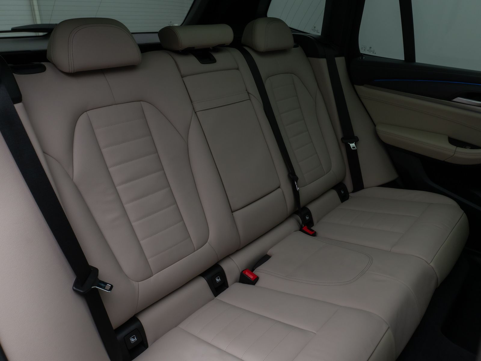 Fahrzeugabbildung BMW iX3 Impressive M Sport Panorama 360°HUD DAB H/K