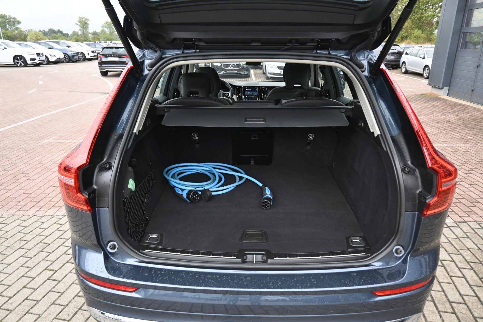 Fahrzeugabbildung Volvo XC60 T8 Inscription PHEV AWD*H&K*STHZG*PANO*