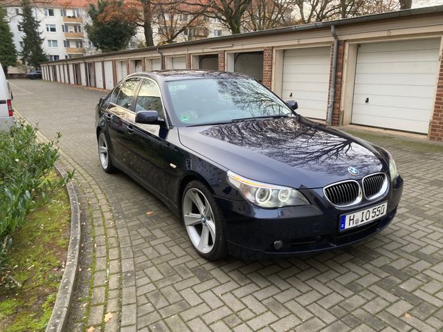 BMW 530i Sport-Aut. Dynamic Drive, Scheckh., Voll 