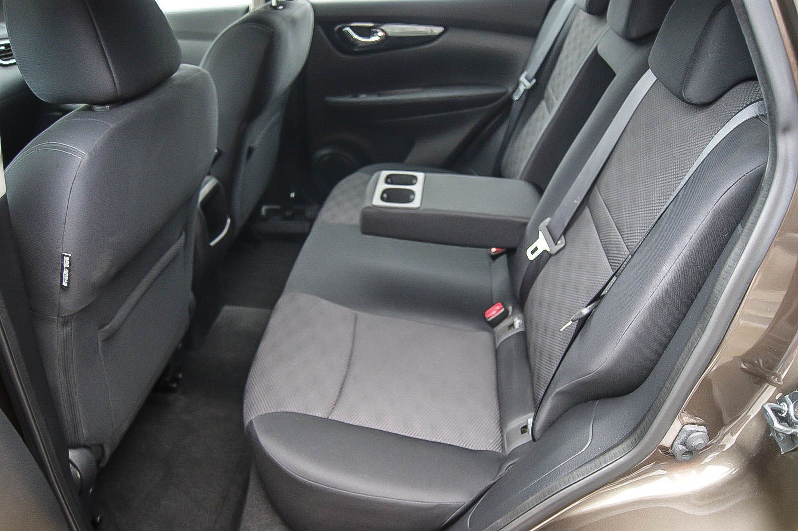 Fahrzeugabbildung Nissan Qashqai 1.2 Acenta RENTNERERSTBESITZ 22.324km !!