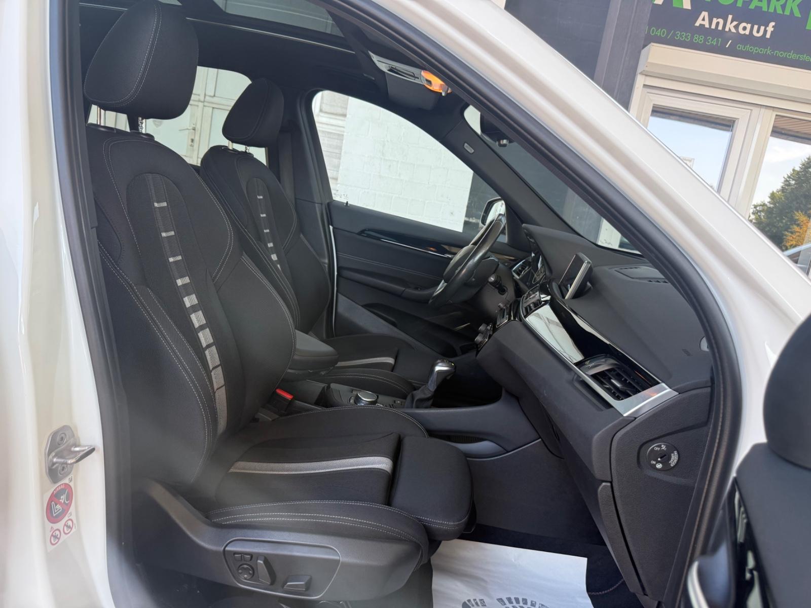 BMW X1 xDrive 20i Panorama / Head up / Kamera