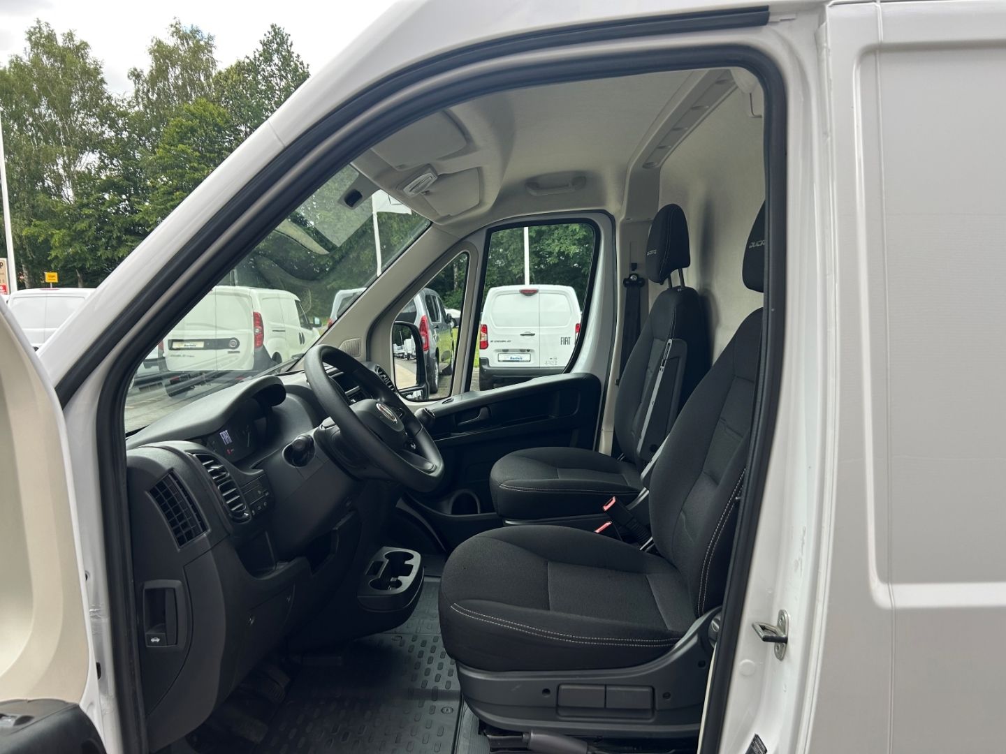 Fahrzeugabbildung Fiat Ducato Hochr.-Kasten 30 120 L2H2 RS 3450 mm