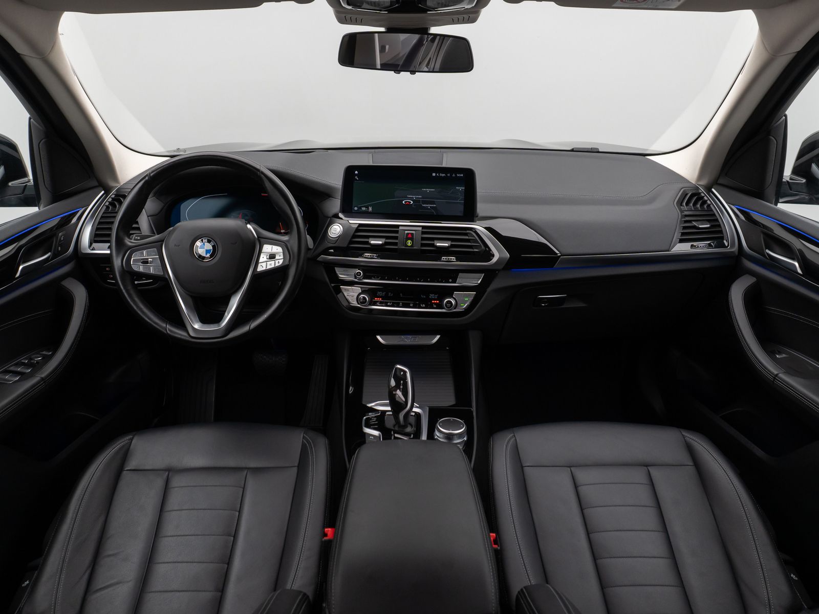 Fahrzeugabbildung BMW X3 xD30d LuxuryLine 360°HUD DAB HiFi AHK Komfort