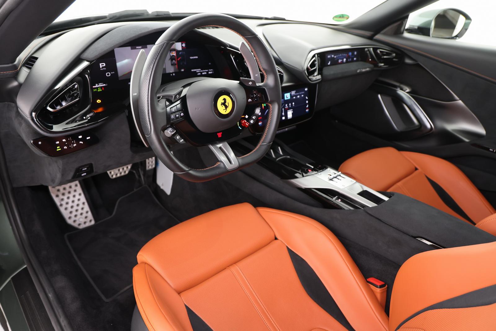 Ferrari 12 Cilindri Carbon | Pano |