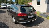 Volkswagen Passat Variant 2-Hand Scheckheft Navi AHK PDC - Volkswagen Passat aus 2013