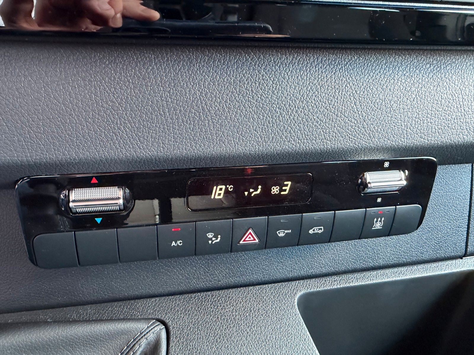 Fahrzeugabbildung Mercedes-Benz Sprinter 317 CDI Mixto/DoKa Standheiz AHK