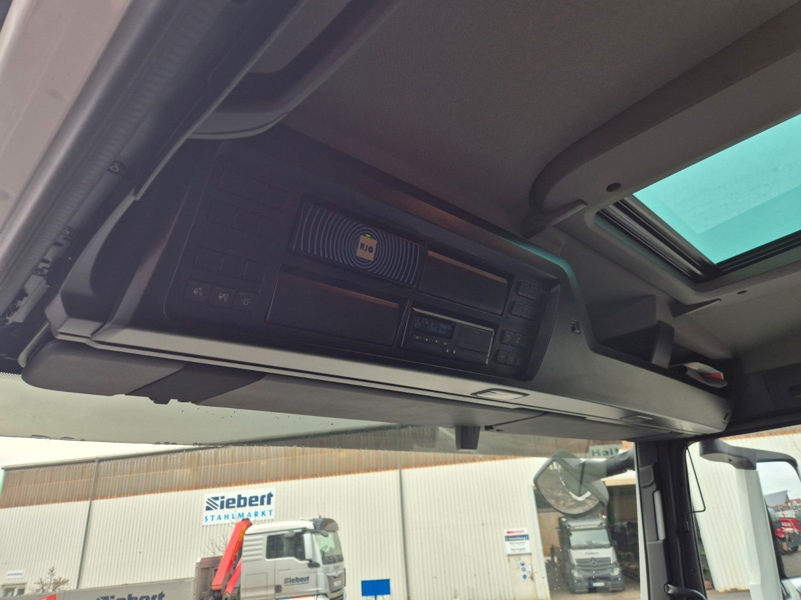 Fahrzeugabbildung MAN TGS 26.470 6x2-4 LL Palfinger PK19.001 SLD5 Funk