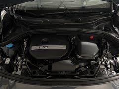 Fahrzeugabbildung BMW 218i Active Tourer M Sport -- Pano/HeadUp/19LM