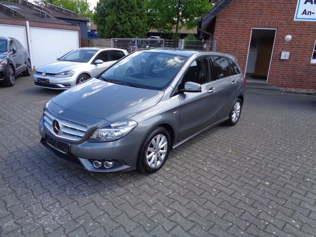Mercedes-Benz B 180 Style, PTS, SHZ, Met., Navi, Lm8 fach ,AHK