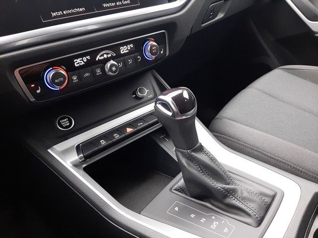Fahrzeugabbildung Audi Q3 35TFSI S-tronic Kamera elekHeck SitzHz 17"