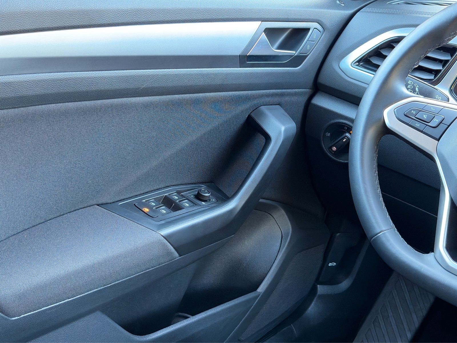 Fahrzeugabbildung Volkswagen T-Roc Life*DSG*ViCo*LED*SHZ**