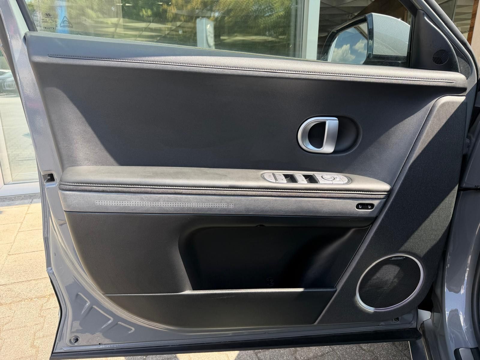 Fahrzeugabbildung Hyundai Ioniq 5 Uniq 4WD RELAX+HEAD+LED+SOLAR+360+ACC+WP
