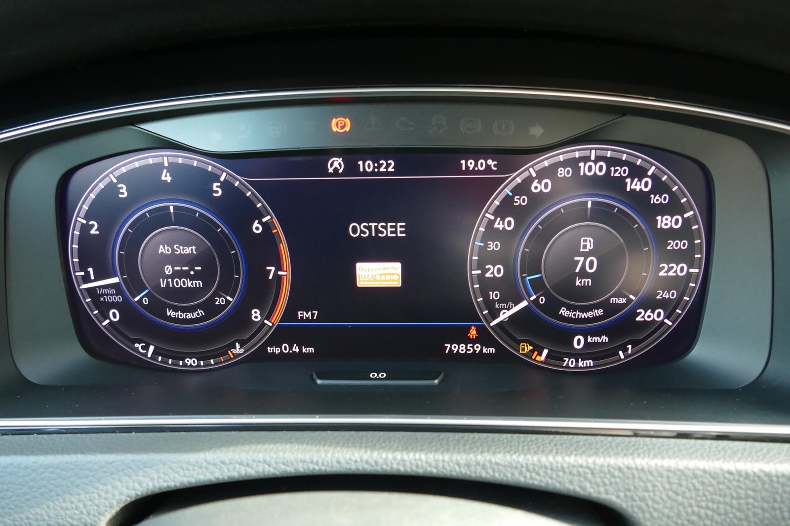 Volkswagen Golf VII 1.4 TSI Highline R-Line LED App Connect