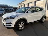 Hyundai TUCSON 1.6 Classic Blue / Navi / WR / AHK - Hyundai Tucson Classic mit Benzin-Antrieb