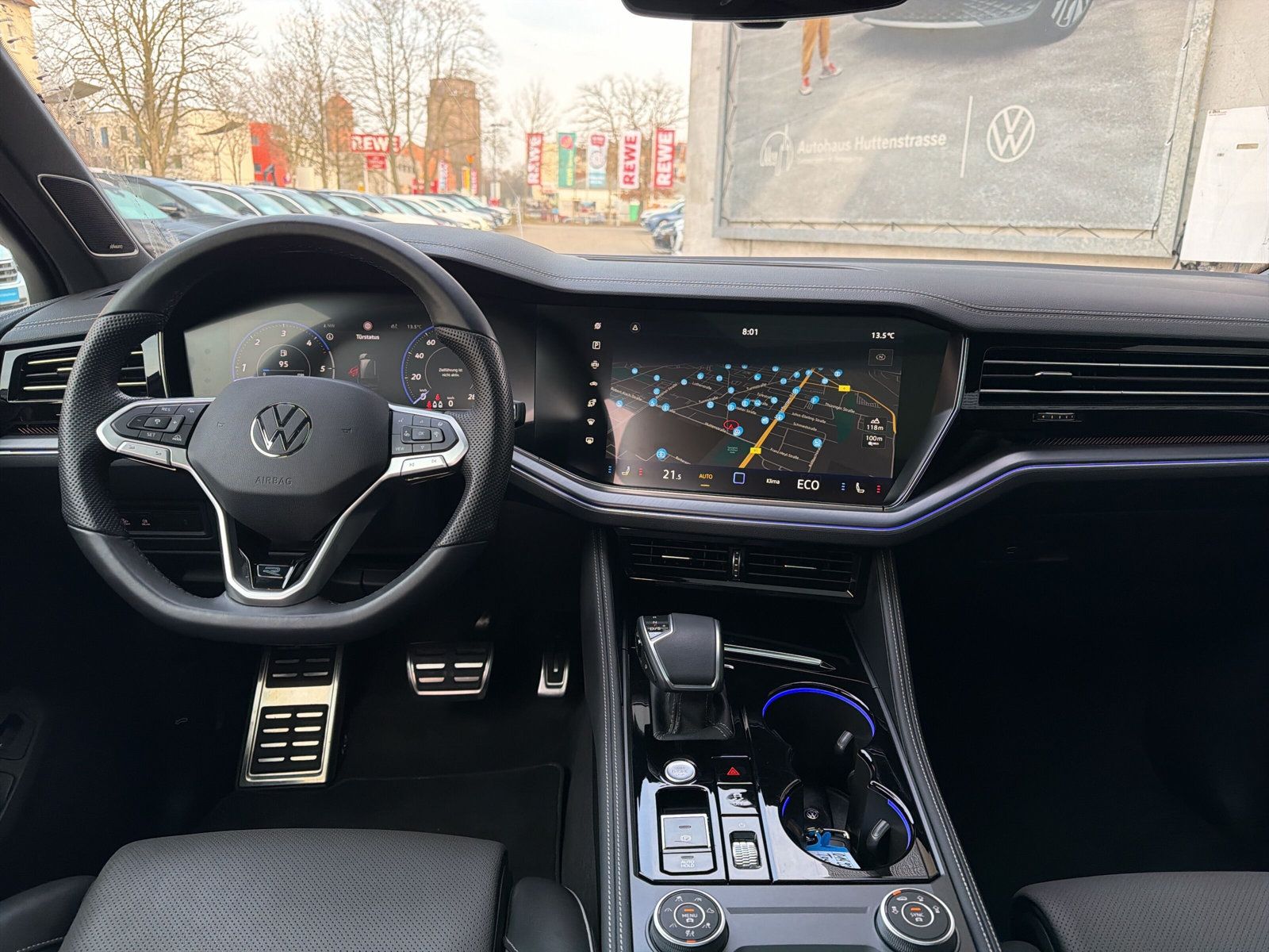 Fahrzeugabbildung Volkswagen Touareg 3.0 TDI 4M R-Line PANO STANDHZG AHK 22"