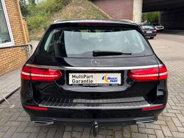 Mercedes E 200 - 5