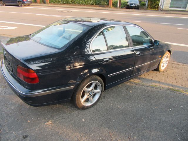 BMW 520i