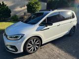 Volkswagen Touran 2.0 TDI SCR DSG gute Aussattung