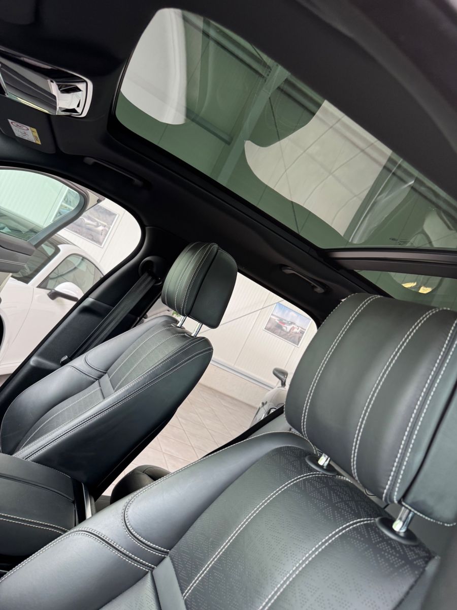 Fahrzeugabbildung Land Rover Range Rover Velar R-Dynamic HSE