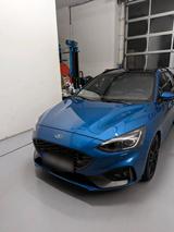 Ford Focus ST Tunier in Performance Blau - Ford Focus Tunier Gebrauchtwagen