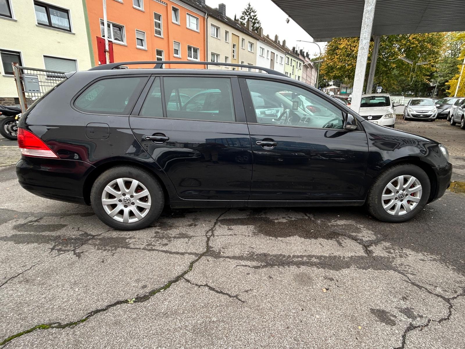 Volkswagen Golf 2011 — engine 1.598 cm³, 105 HP (77kW)