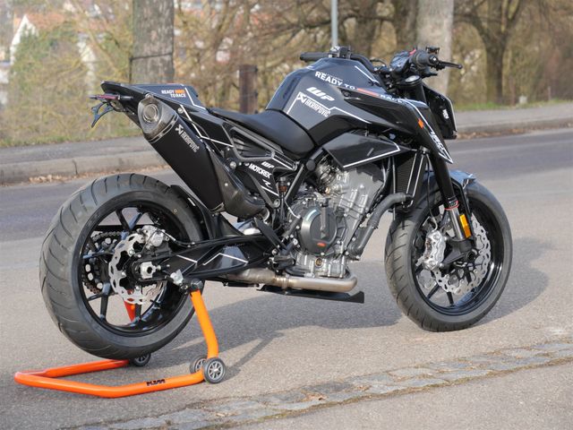 KTM 790 Duke L SONDERMODELL BLACK WIDOW