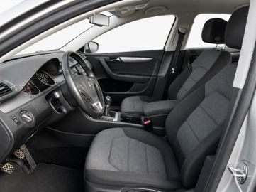 Volkswagen Passat - 9