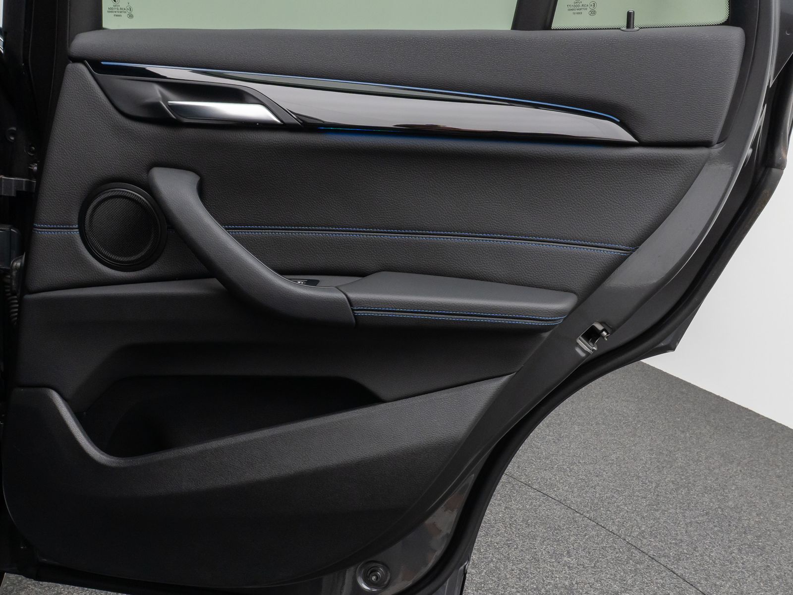 Fahrzeugabbildung BMW X1 xD25e M Sport Kamera Navi DAB HiFi DrivAssist