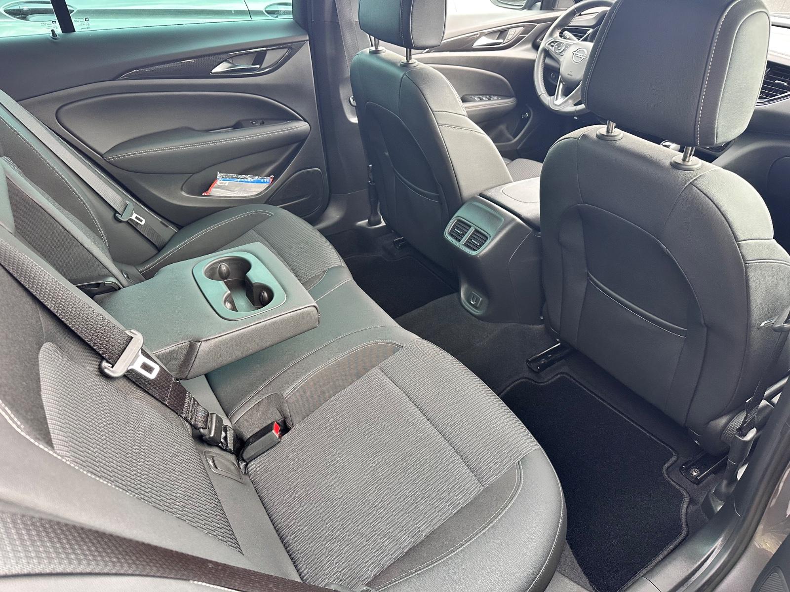 Opel Insignia B ST Navi Massage HuD Kamera ACC AHK