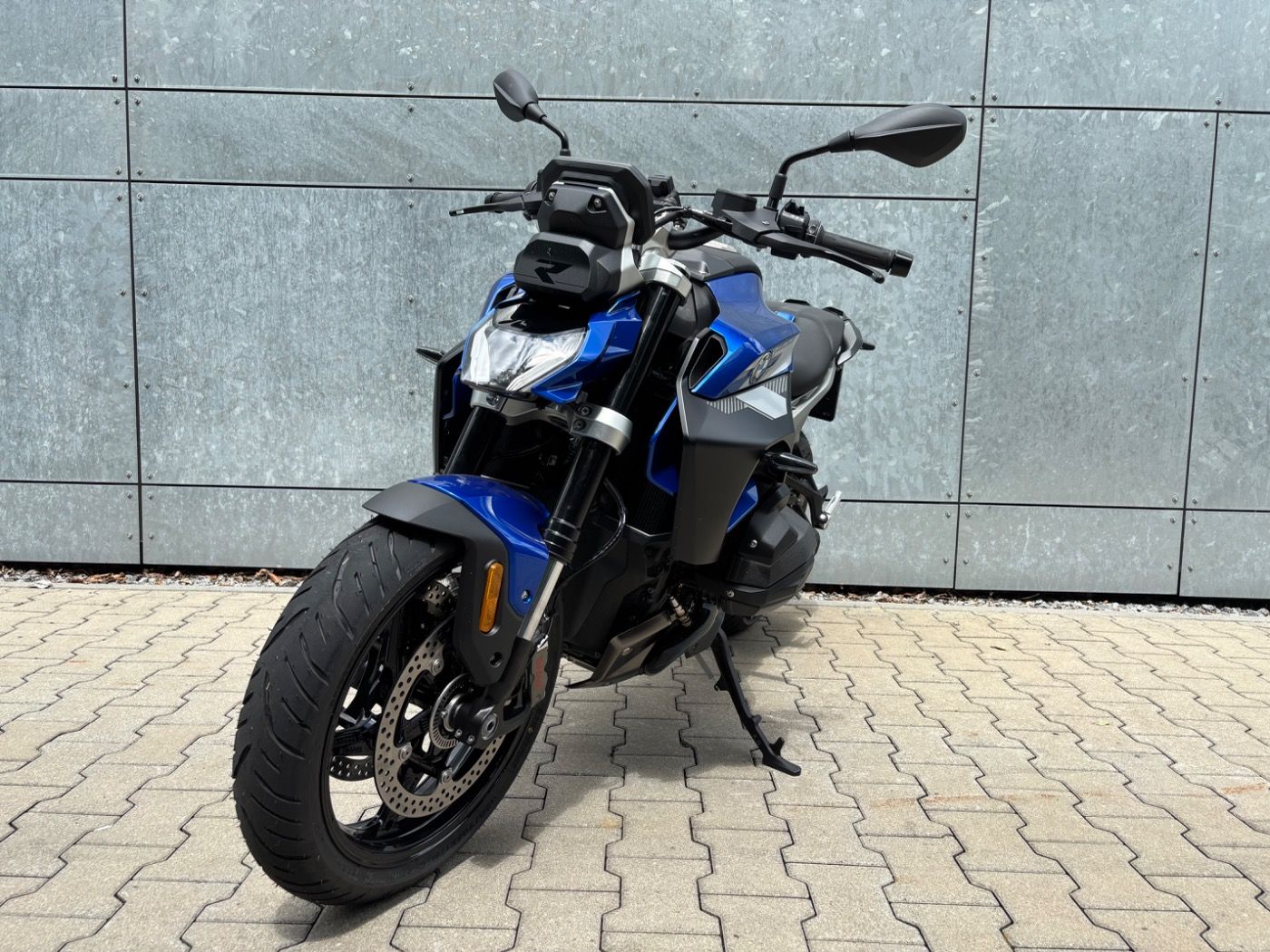 Fahrzeugabbildung BMW R 1300 R Exclusive