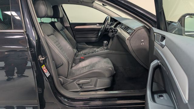 Volkswagen Passat 2.0 TDI Elegance ACC+KAM+MATRIX+AHK