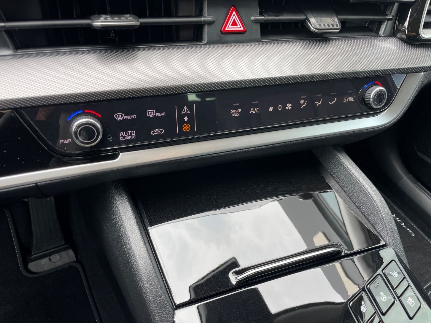 Fahrzeugabbildung Kia Sportage Plug-in Hybrid 4WD LED Klimasitze Kamer