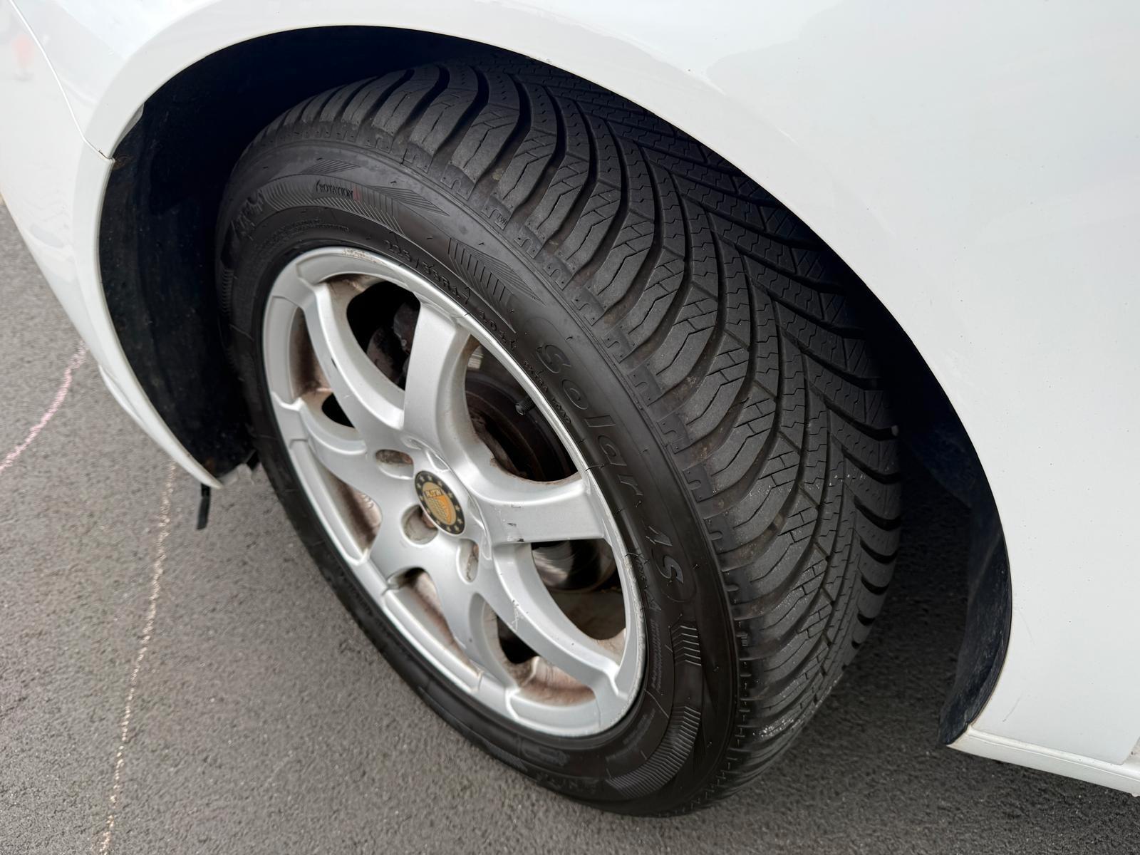 Opel Insignia 2012 — photo 27