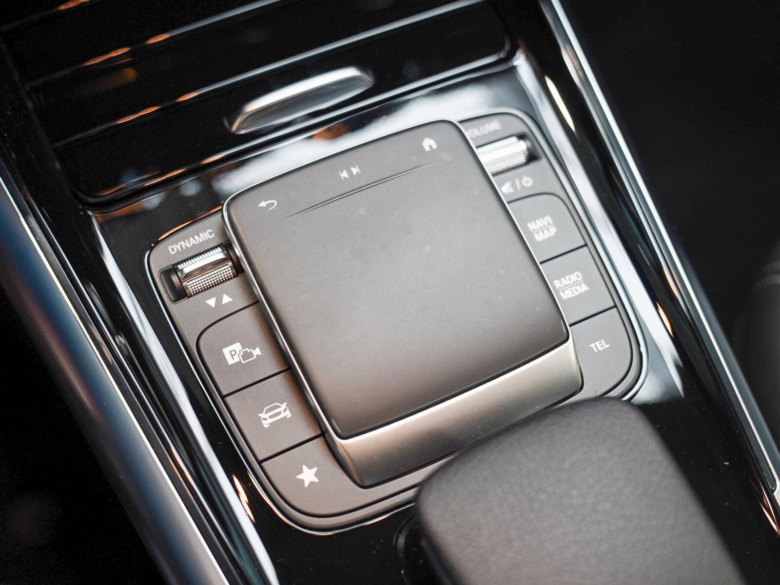 Mercedes-Benz GLA d Progressive MULTIBEAM 360° Pano Alarm, миниатюра 25
