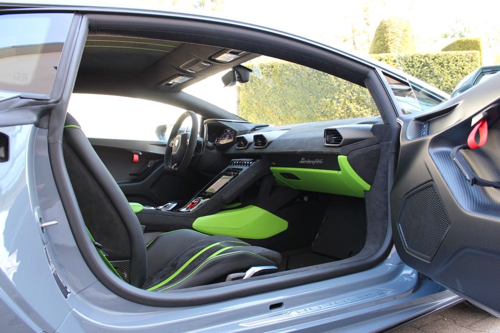 LAMBORGHINI Huracán Tecnica / CARBON INT/ FUNCTIONAL/ DAMISO LAMBORGHINI Huracán Tecnica / CARBON INT/ FUNCTIONAL/ DAMISO