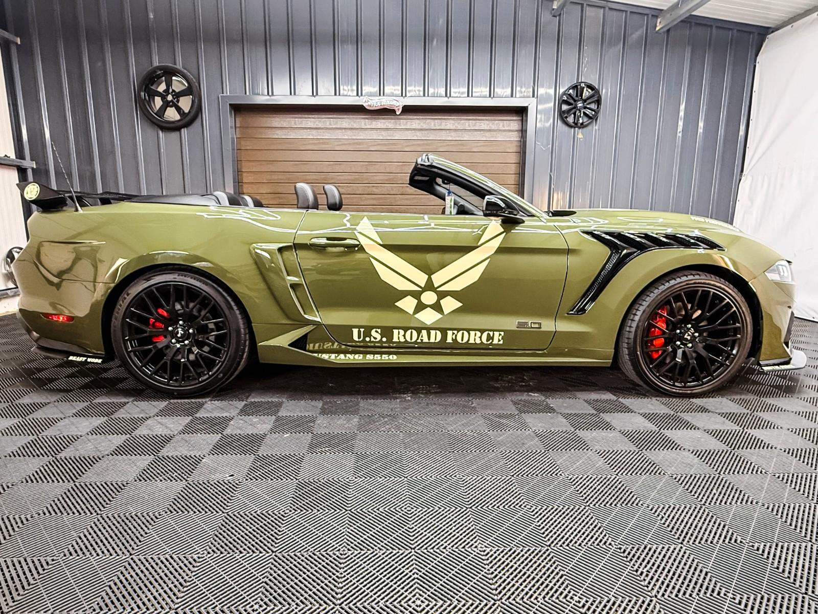 Ford Mustang GT V8 Dark Horse Look 5.0