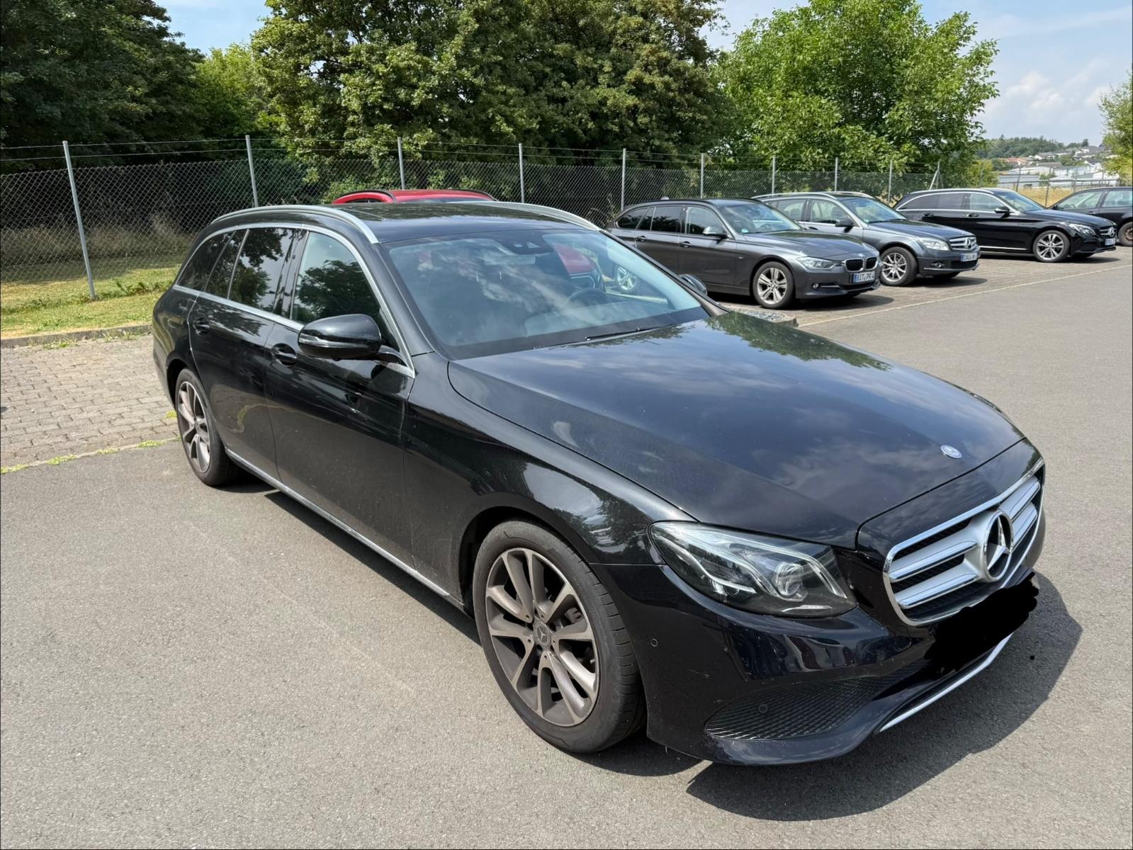 Mercedes-Benz E 220 E T-Modell E 220 d