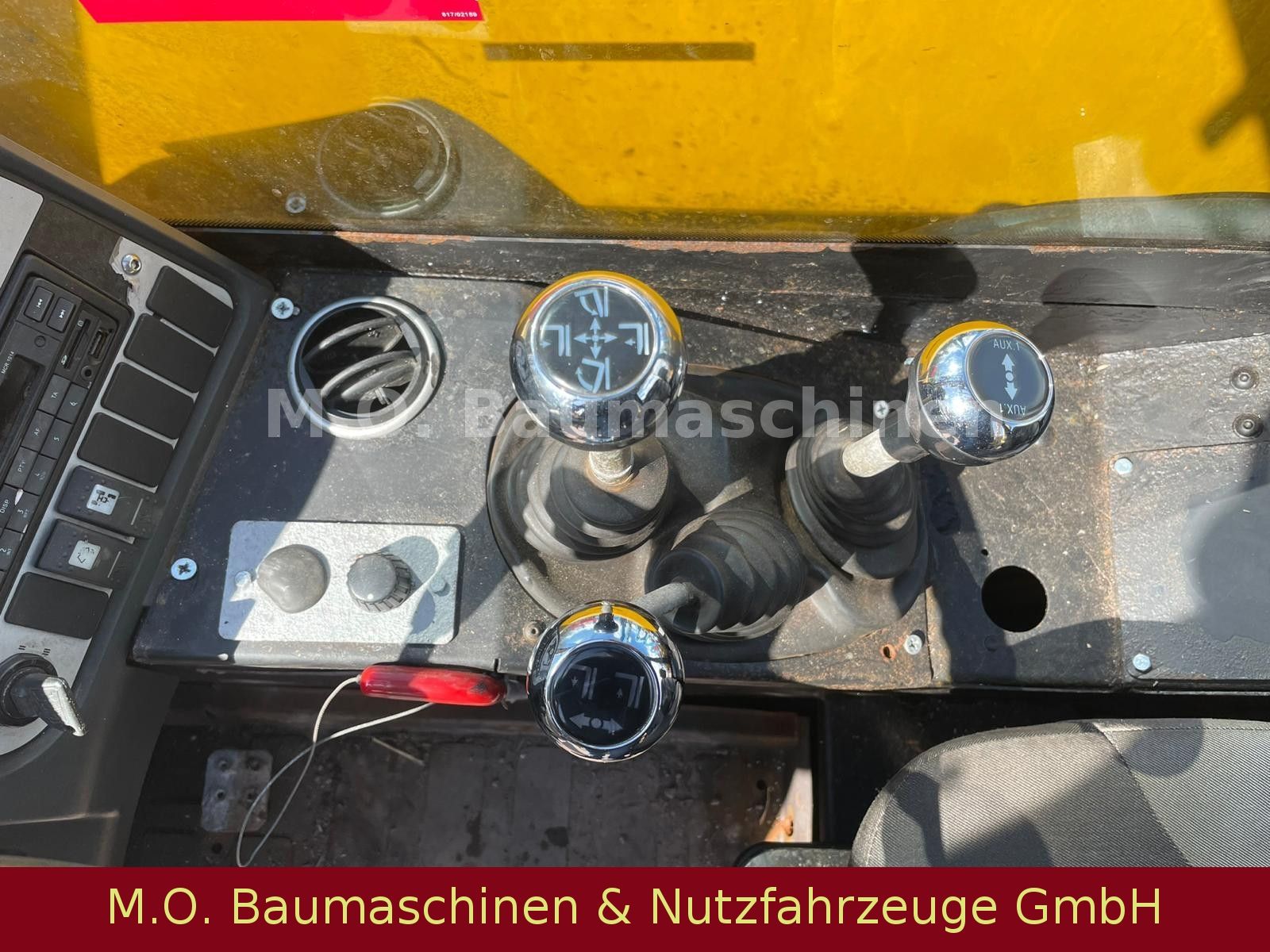 Fahrzeugabbildung JCB 526-65 / 4x4x4 / SW / 5,6 m / 2,6 t /